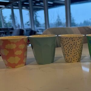 6 Assorted Small Child Cups